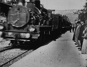 arriv du train en gare de la ciotat